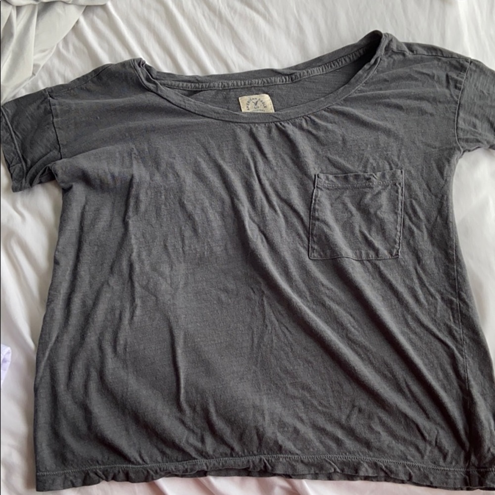 Short sleeve tee with pocket